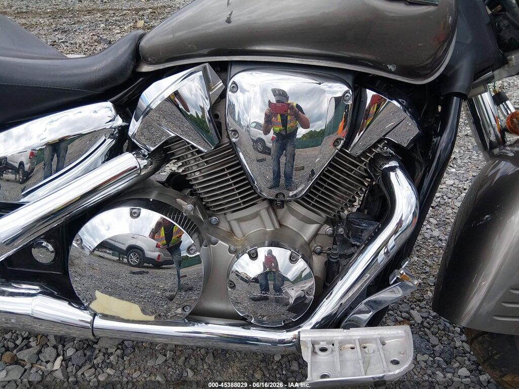 1HFSC52677A400341 2007 HONDA VTX1300 photo no. 8