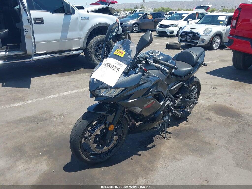 ML5EXER17TDAH2667 2026 KAWASAKI EX650 photo no. 2