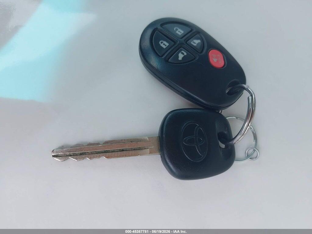 5TDKK3DC1DS398153 2013 TOYOTA SIENNA photo no. 11