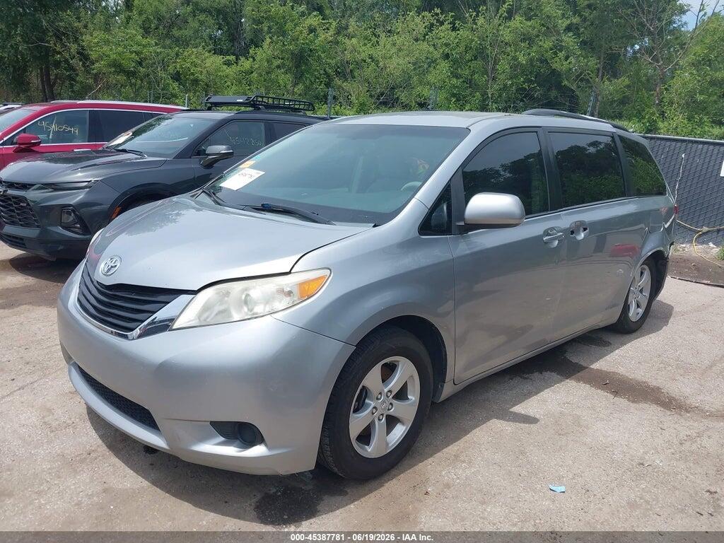 5TDKK3DC1DS398153 2013 TOYOTA SIENNA photo no. 2