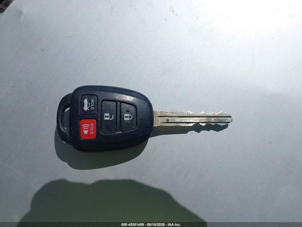 4T1BF1FK1HU677144 2017 TOYOTA CAMRY photo no. 11