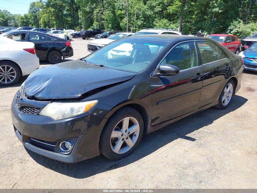 4T1BF1FK4EU797175 2014 TOYOTA CAMRY photo no. 2