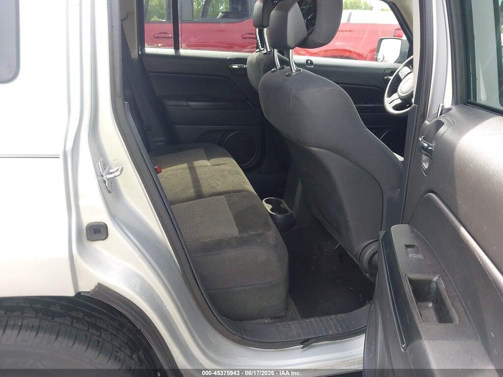 1J4NT1GB7BD287840 2011 JEEP PATRIOT photo no. 8