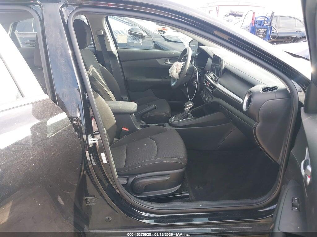 3KPF24AD7ME283555 2021 KIA FORTE photo no. 5