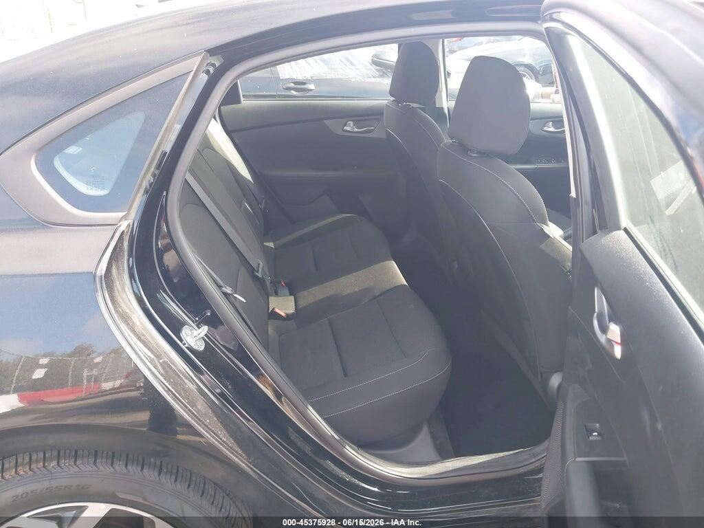 3KPF24AD7ME283555 2021 KIA FORTE photo no. 8