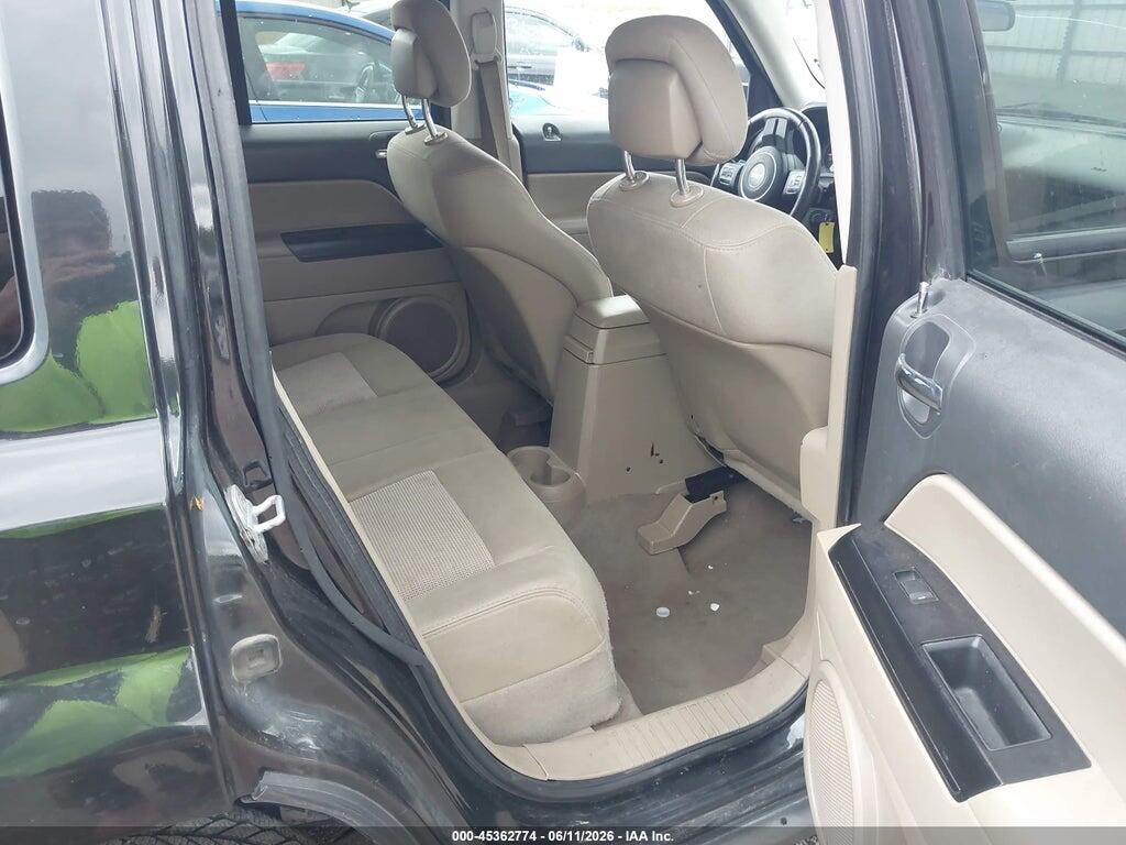 1J4NF1GB5BD100862 2011 JEEP PATRIOT photo no. 8