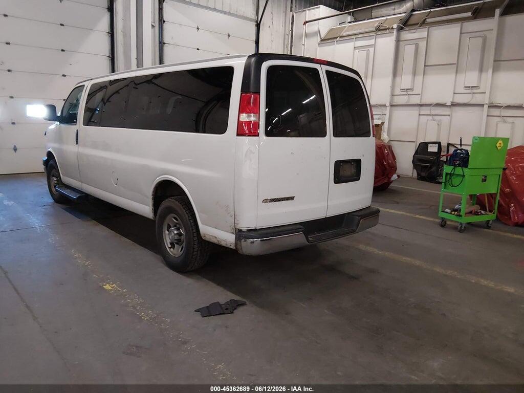 1GAZGPFG3K1239273 2019 CHEVROLET EXPRESS 3500 photo no. 3