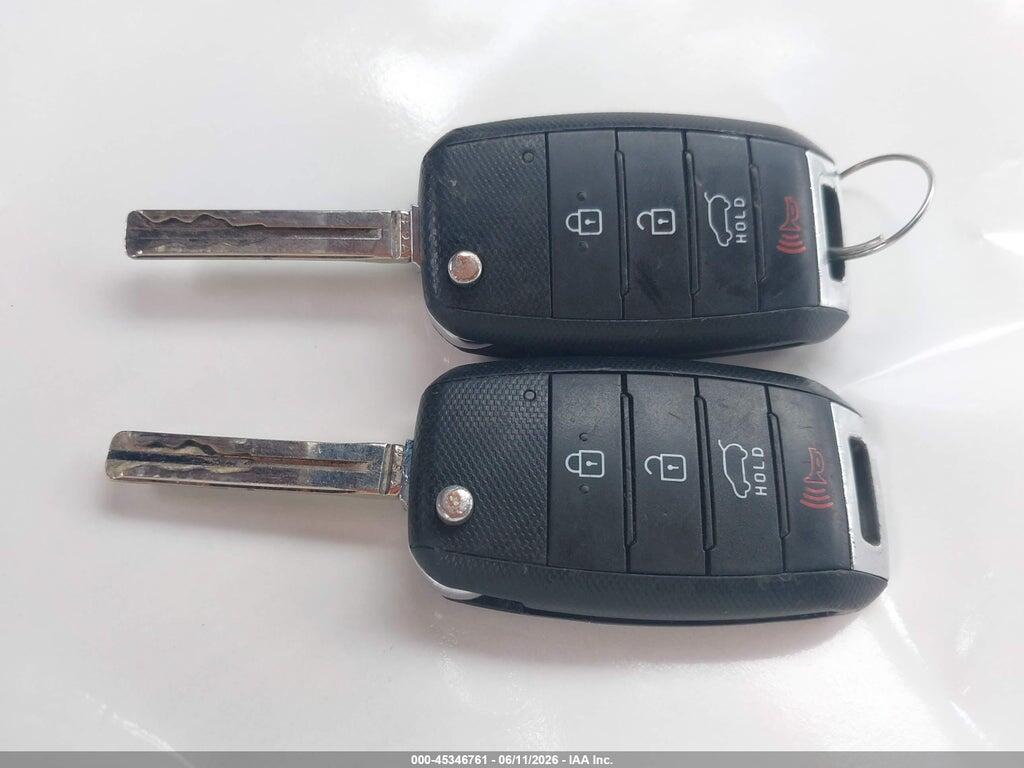 KNDJN2A25H7422138 2017 KIA SOUL photo no. 11