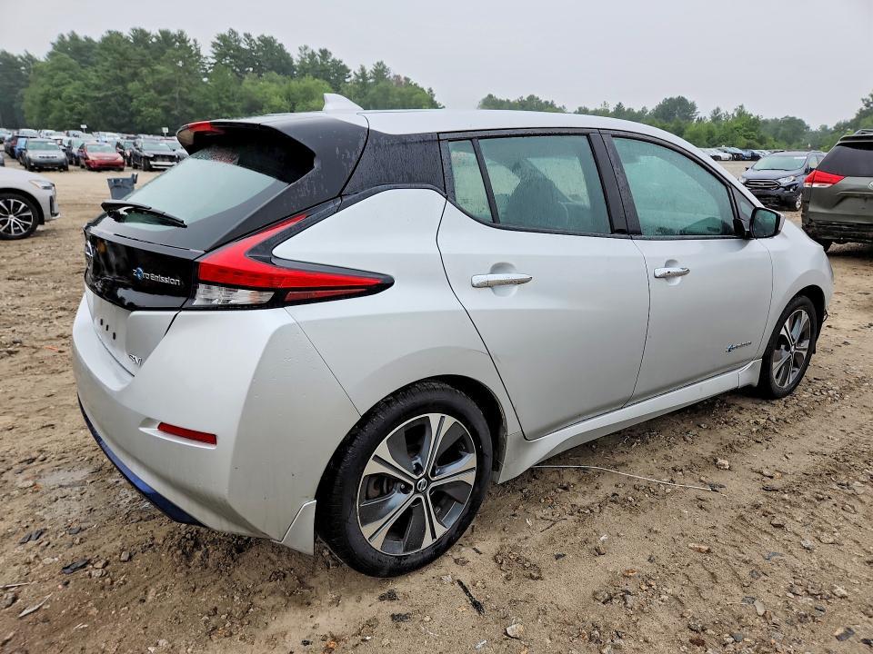 2018 NISSAN LEAF SV — Фото 3 из 14