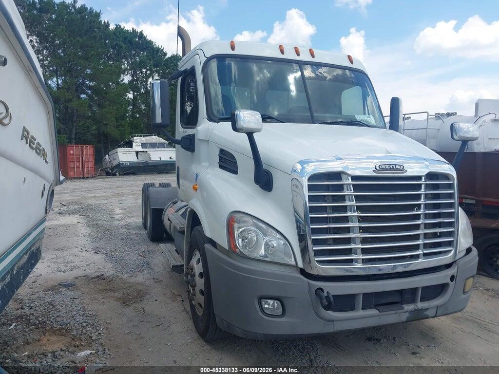 1FUJGBDVXGLGV1822 2016 FREIGHTLINER CASCADIA 113 photo no. 1
