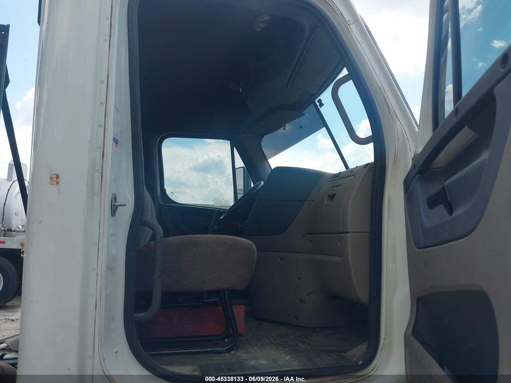 1FUJGBDVXGLGV1822 2016 FREIGHTLINER CASCADIA 113 photo no. 7