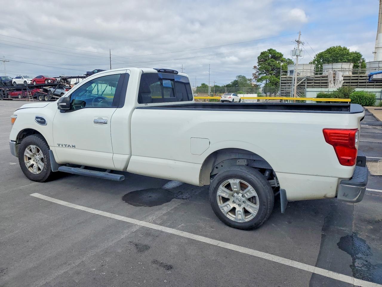 2017 NISSAN TITAN SV — Фото 2 из 12