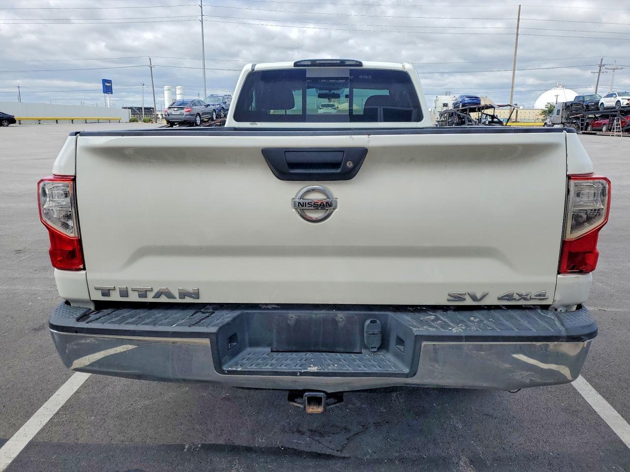 2017 NISSAN TITAN SV — Фото 6 из 12