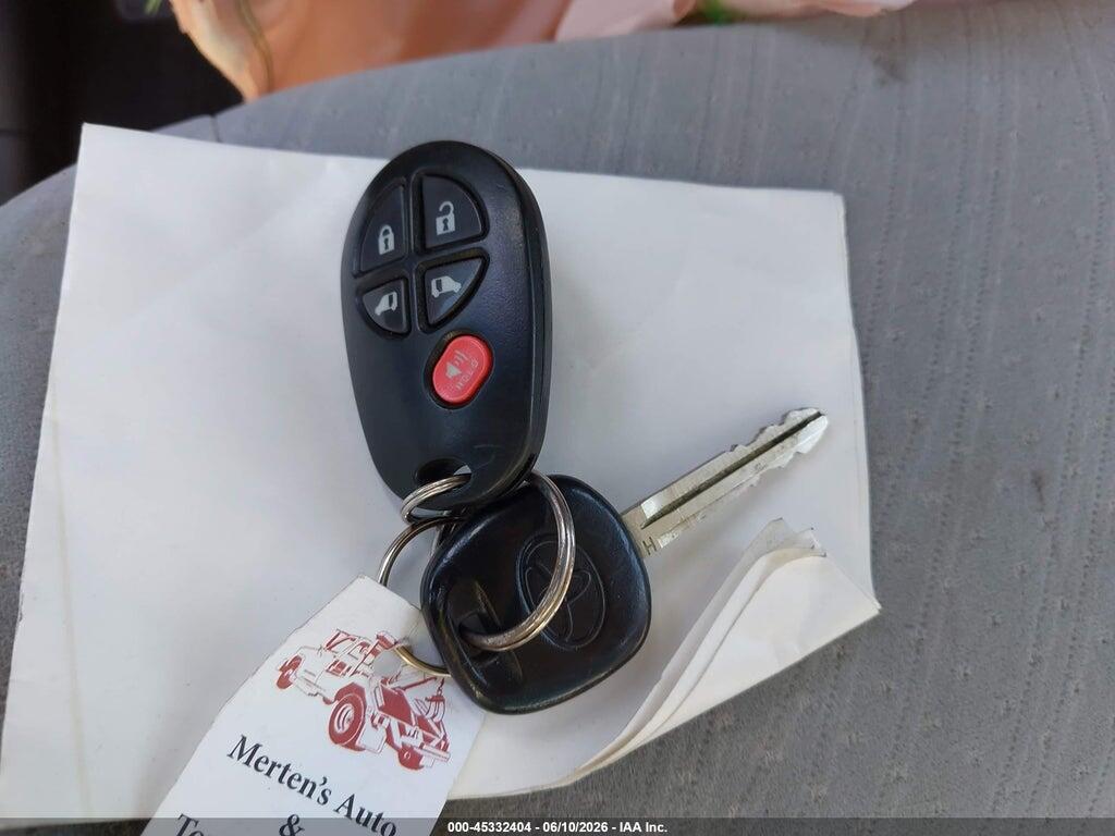 5TDKZ3DC6HS773309 2017 TOYOTA SIENNA photo no. 11
