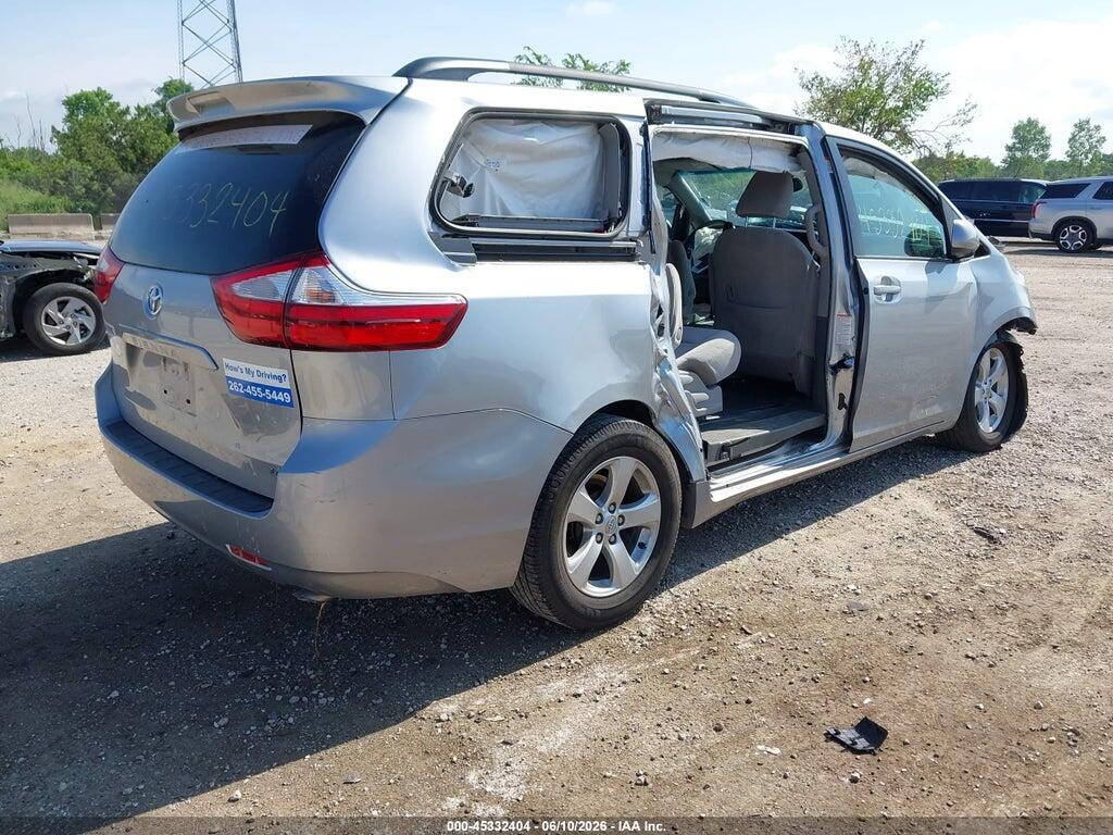 5TDKZ3DC6HS773309 2017 TOYOTA SIENNA photo no. 4