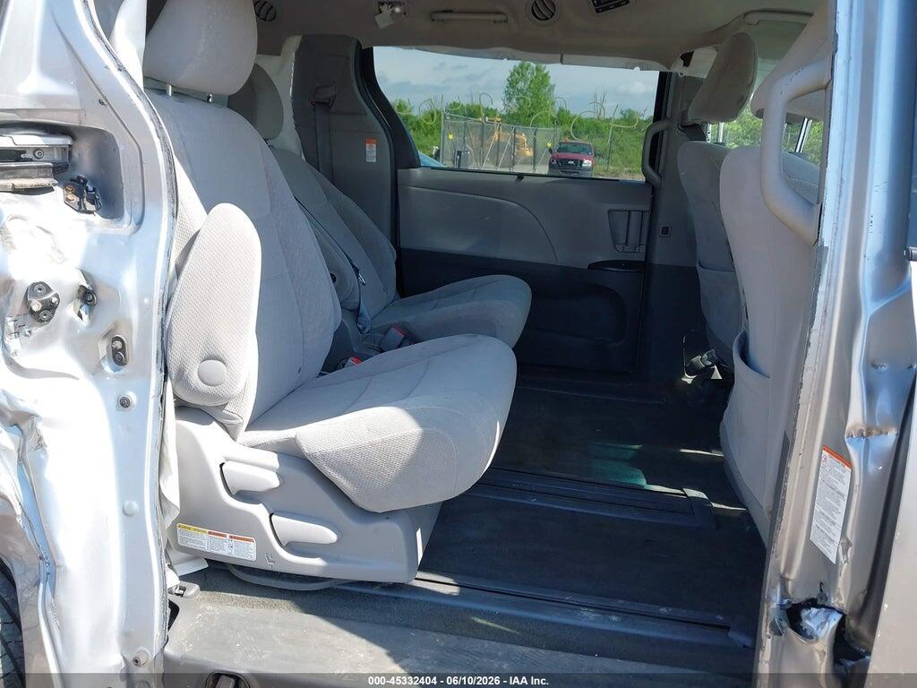 5TDKZ3DC6HS773309 2017 TOYOTA SIENNA photo no. 8
