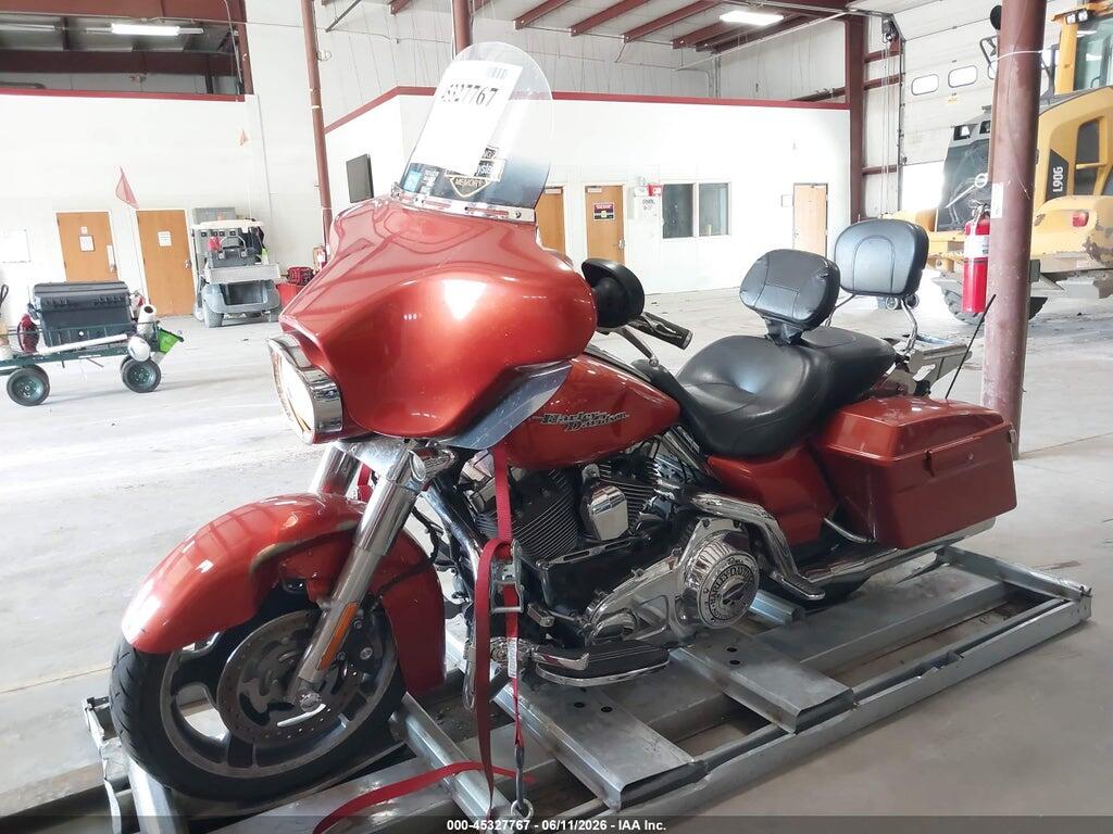 1HD1KB417BB610271 2011 HARLEY-DAVIDSON FLHX photo no. 2