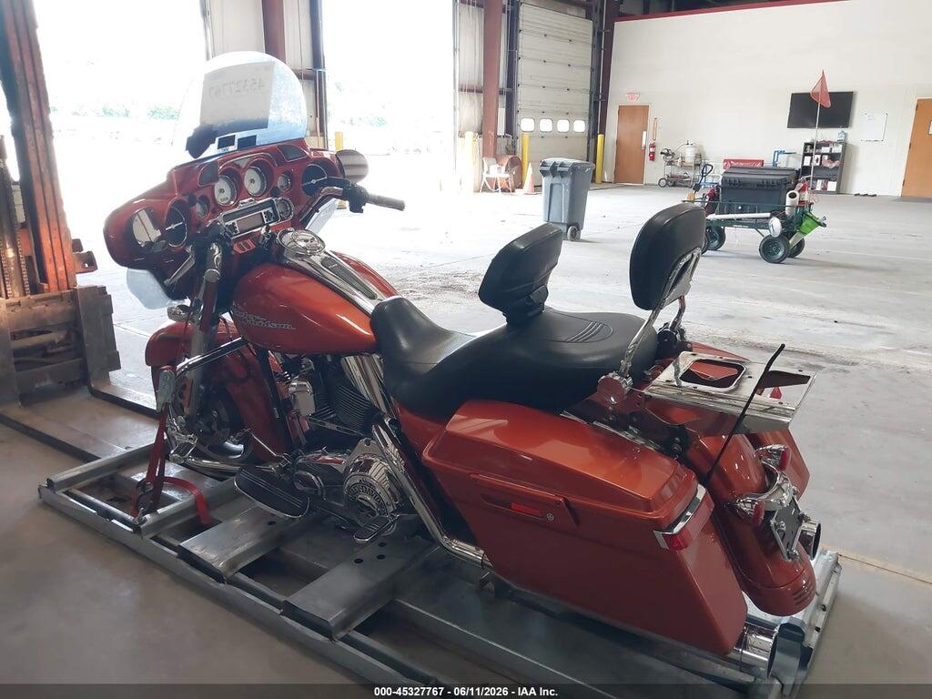 1HD1KB417BB610271 2011 HARLEY-DAVIDSON FLHX photo no. 3