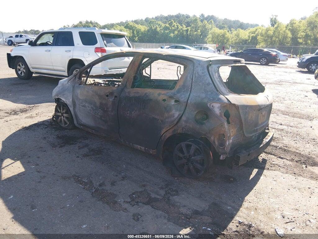 VNKKTUD35FA039575 2015 TOYOTA YARIS photo no. 3