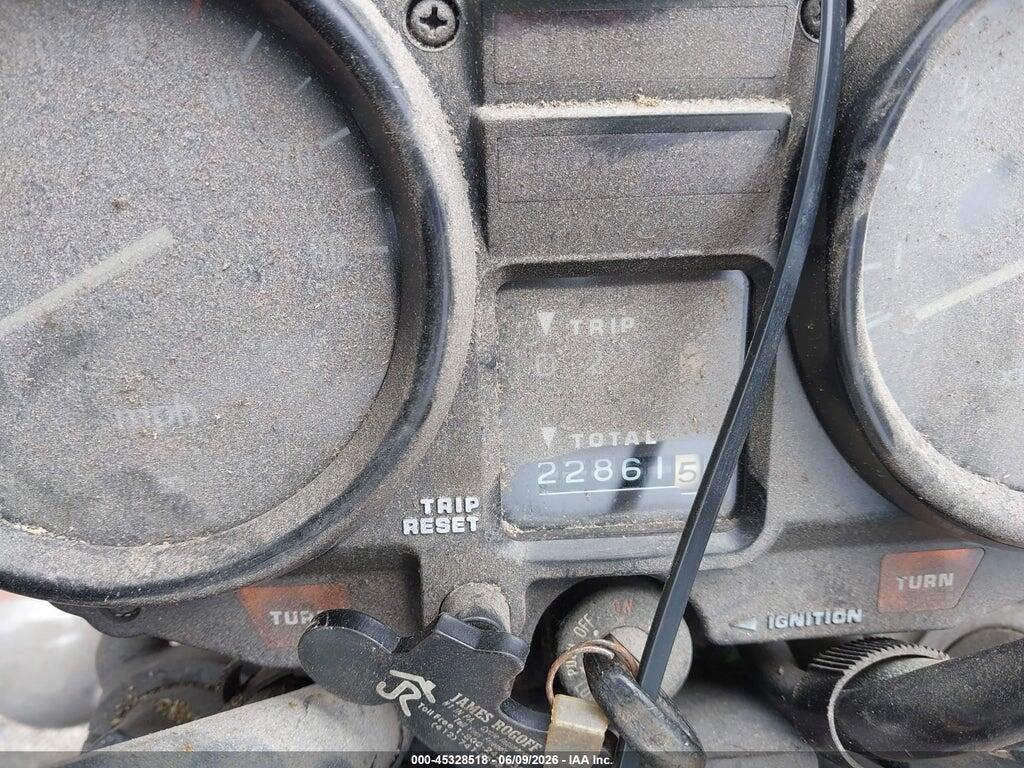 JH2RC0804CM011722 1982 HONDA CB650 photo no. 7