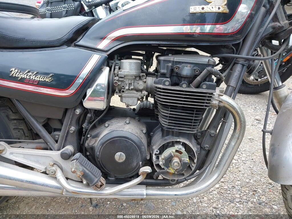 JH2RC0804CM011722 1982 HONDA CB650 photo no. 8