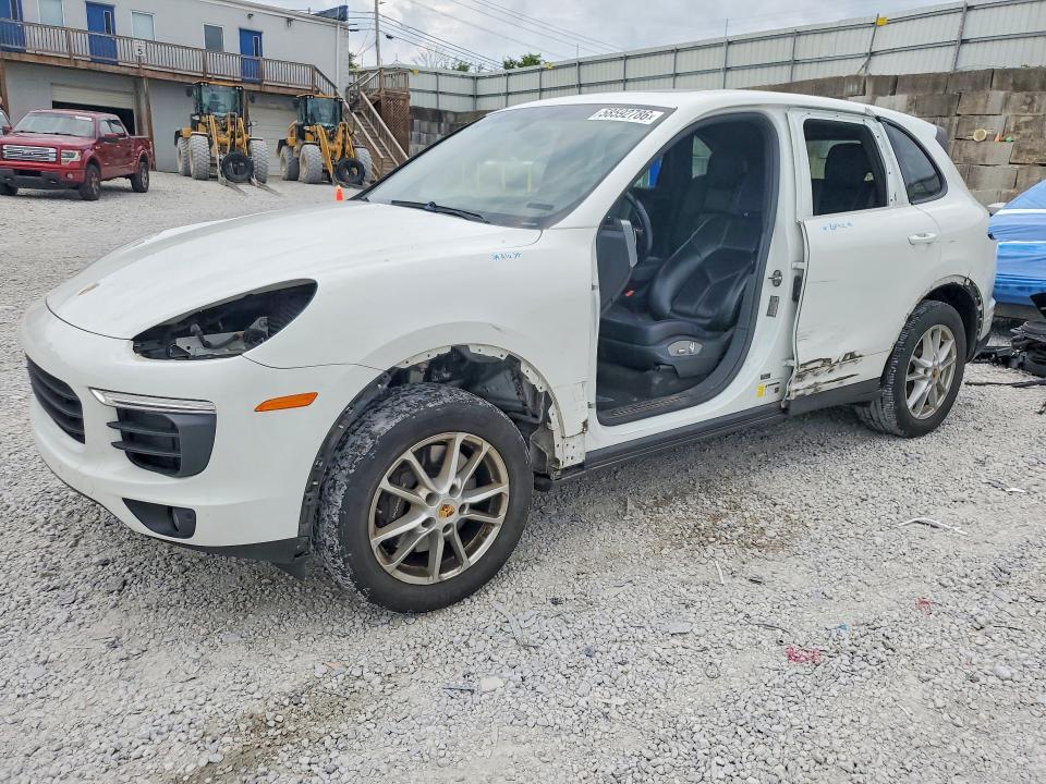2016 PORSCHE CAYENNE