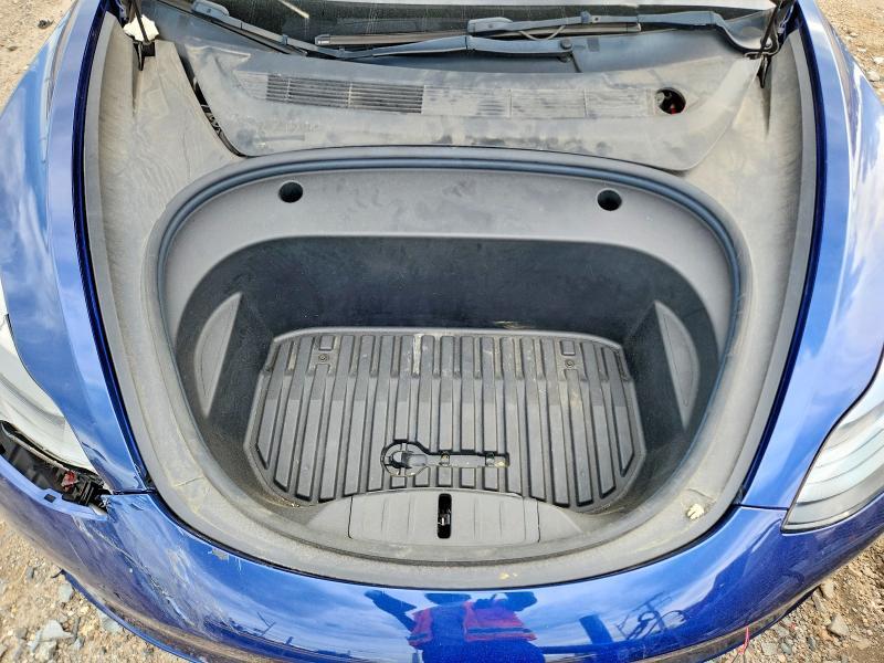 2022 TESLA 3 — Фото 11 из 12