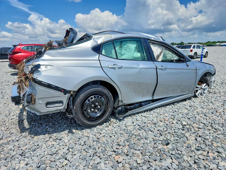2026 TOYOTA CAMRY LE — Фото 3 из 13