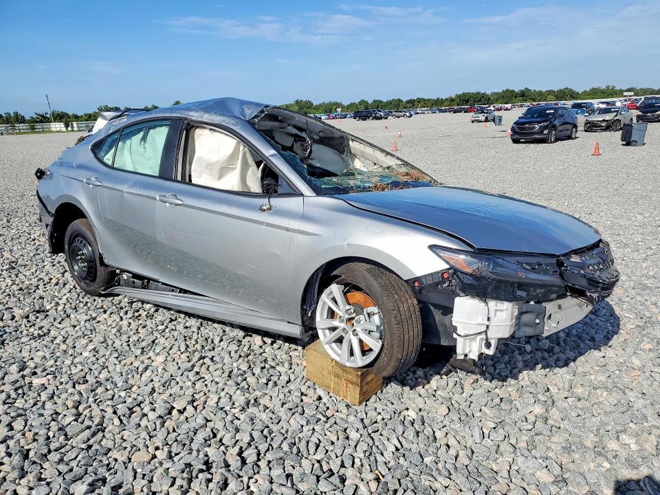 2026 TOYOTA CAMRY LE — Фото 4 из 13