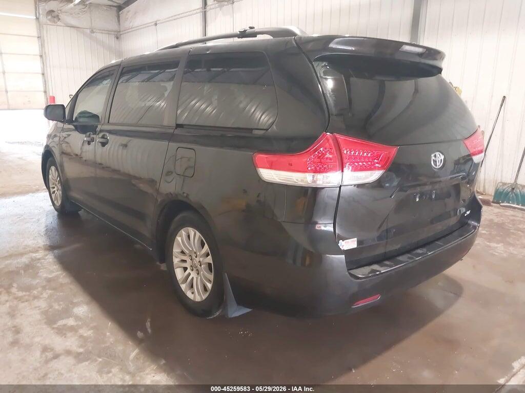 5TDYK3DC3DS299845 2013 TOYOTA SIENNA photo no. 3