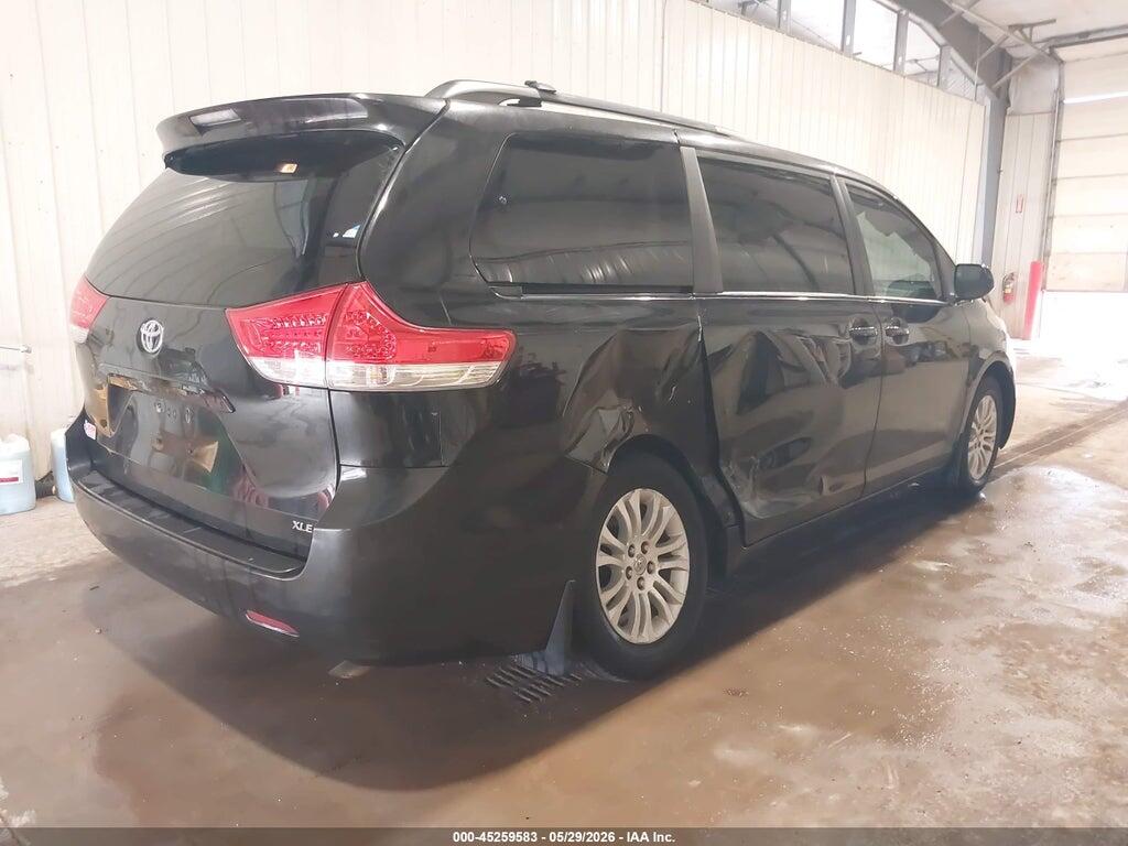 5TDYK3DC3DS299845 2013 TOYOTA SIENNA photo no. 4