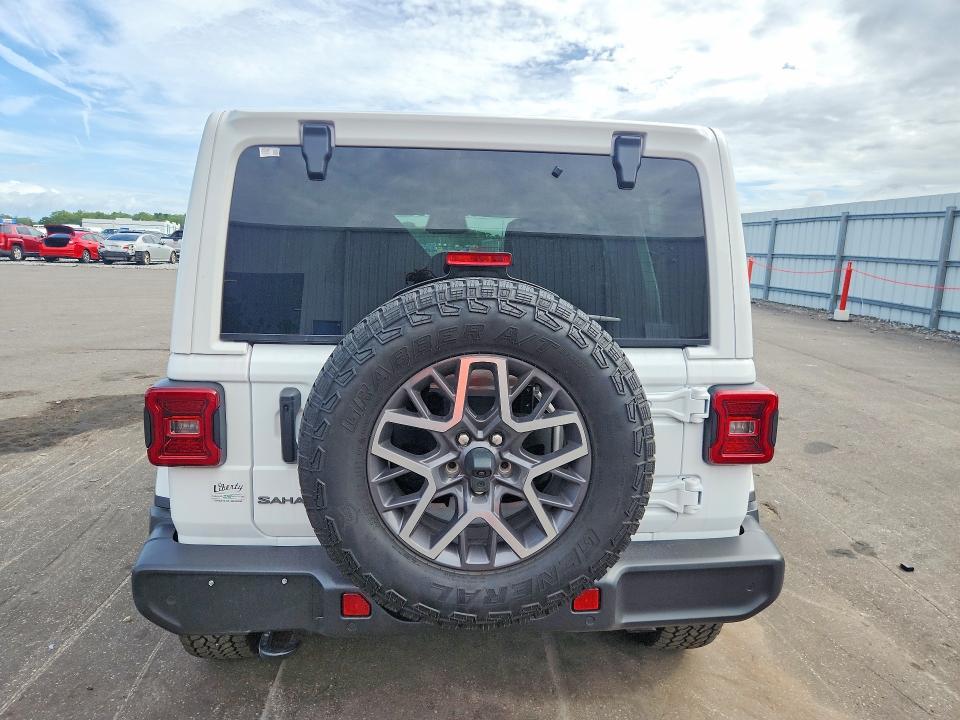 2025 JEEP WRANGLER SAHARA — Фото 6 из 13