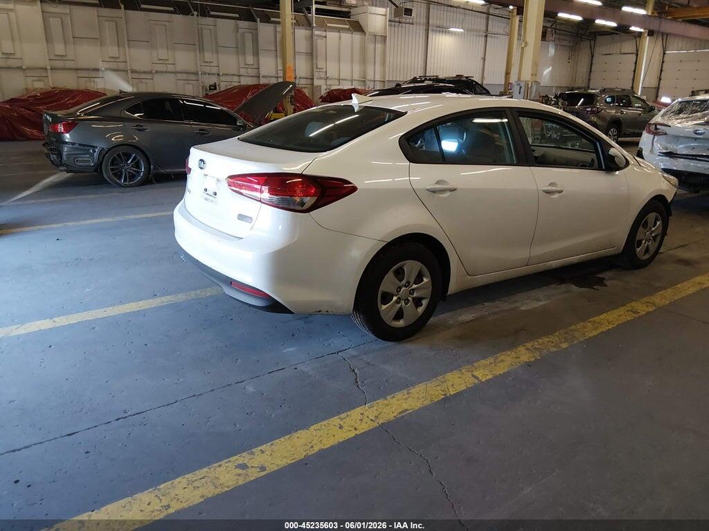 3KPFL4A73JE262771 2018 KIA FORTE photo no. 4