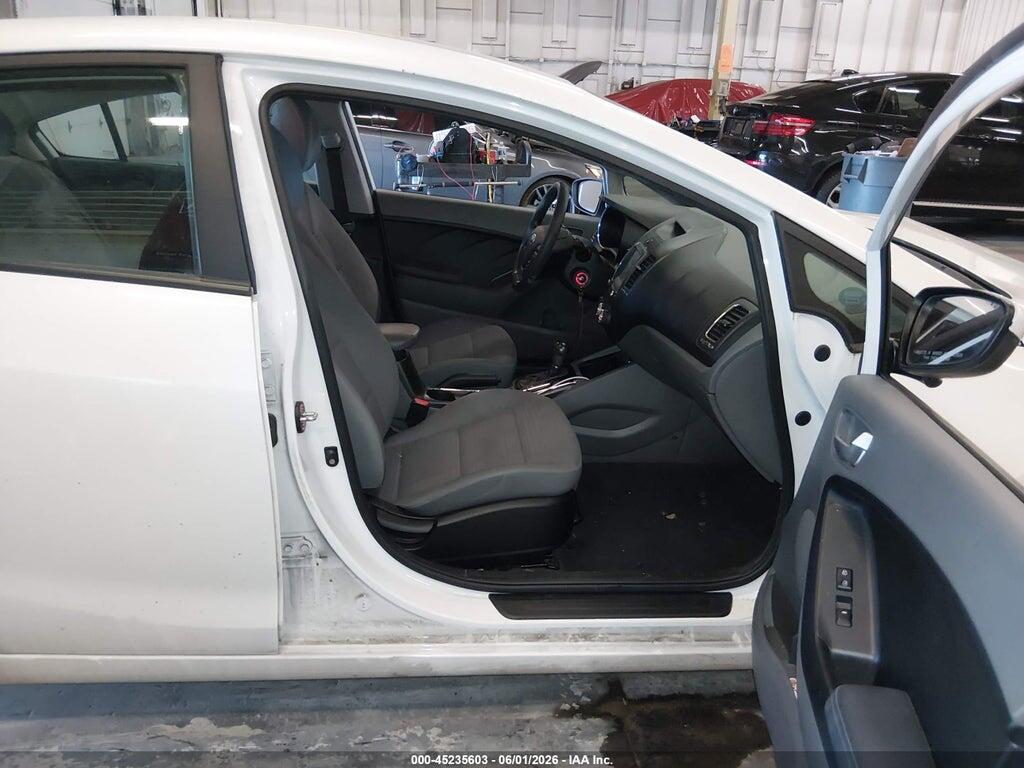 3KPFL4A73JE262771 2018 KIA FORTE photo no. 5