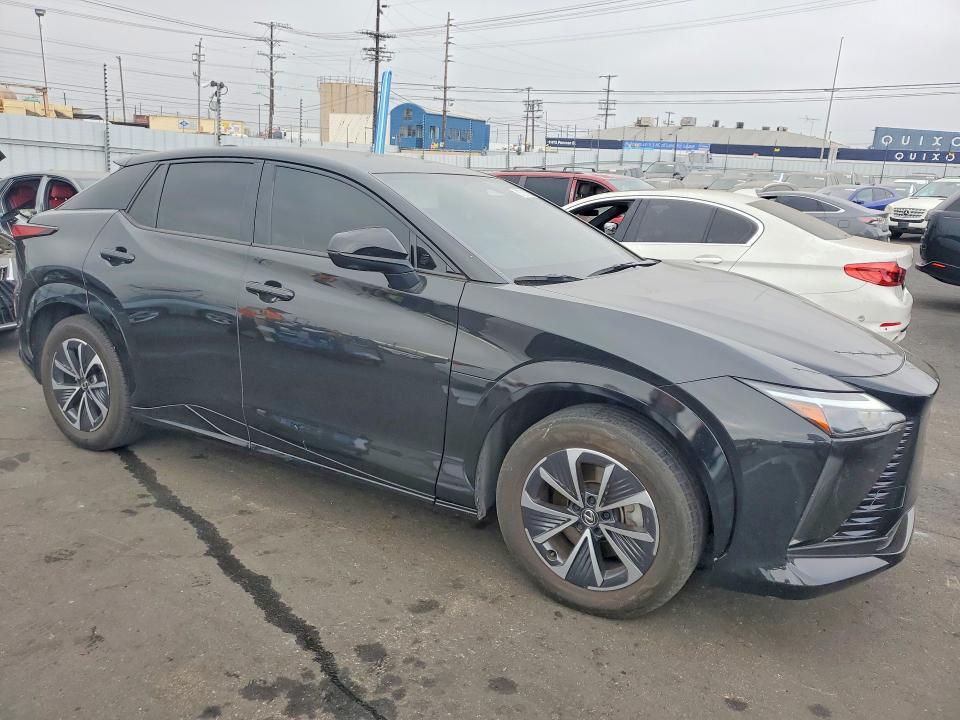 2025 LEXUS RZ 300E — Фото 4 из 13
