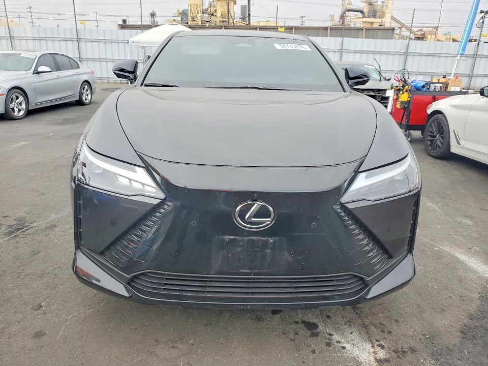 2025 LEXUS RZ 300E — Фото 5 из 13