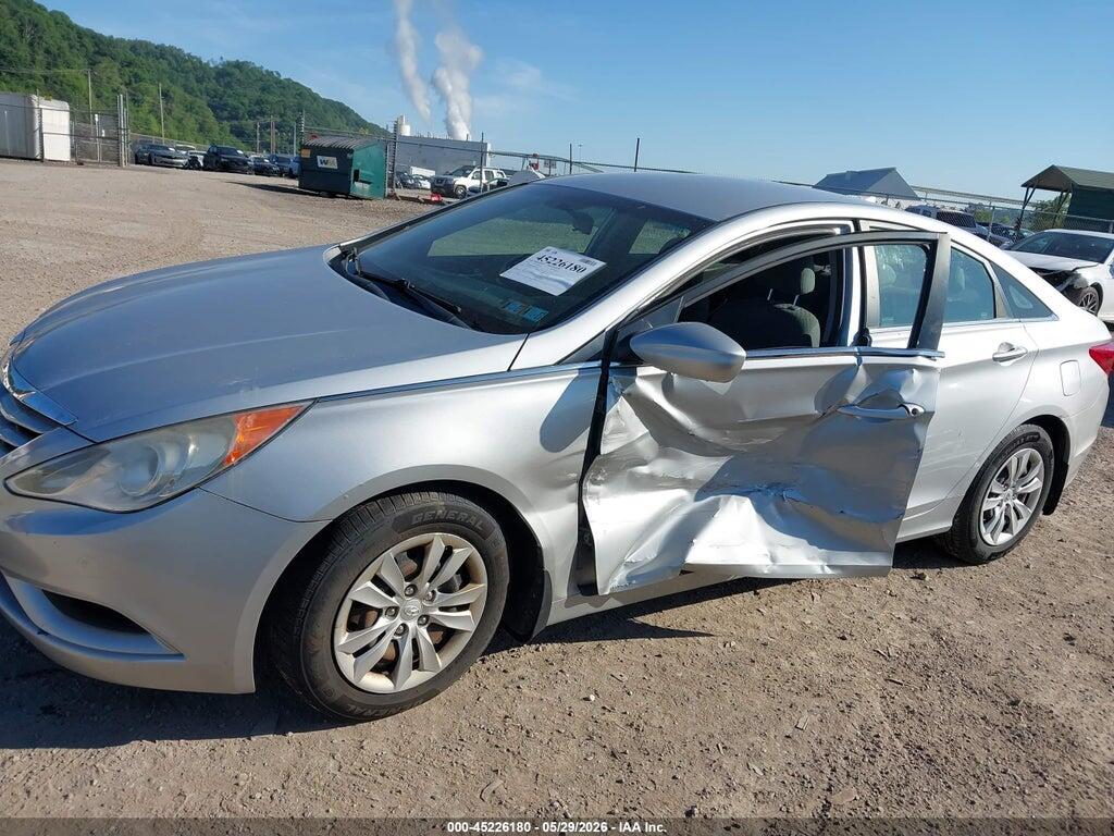 5NPEB4AC0BH271601 2011 HYUNDAI SONATA photo no. 6