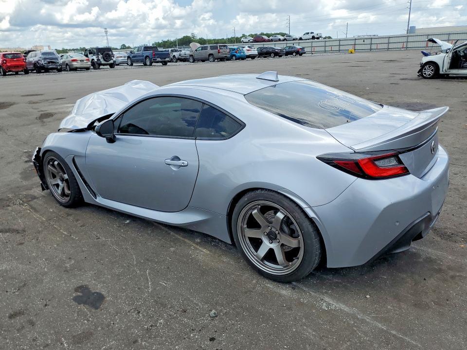 2024 TOYOTA GR 86 PREMIUM — Фото 2 из 12