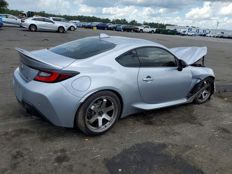2024 TOYOTA GR 86 PREMIUM — Фото 3 из 12