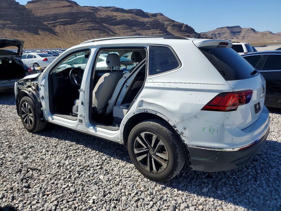 2024 VOLKSWAGEN TIGUAN SE R-LINE BLACK — Фото 2 из 14