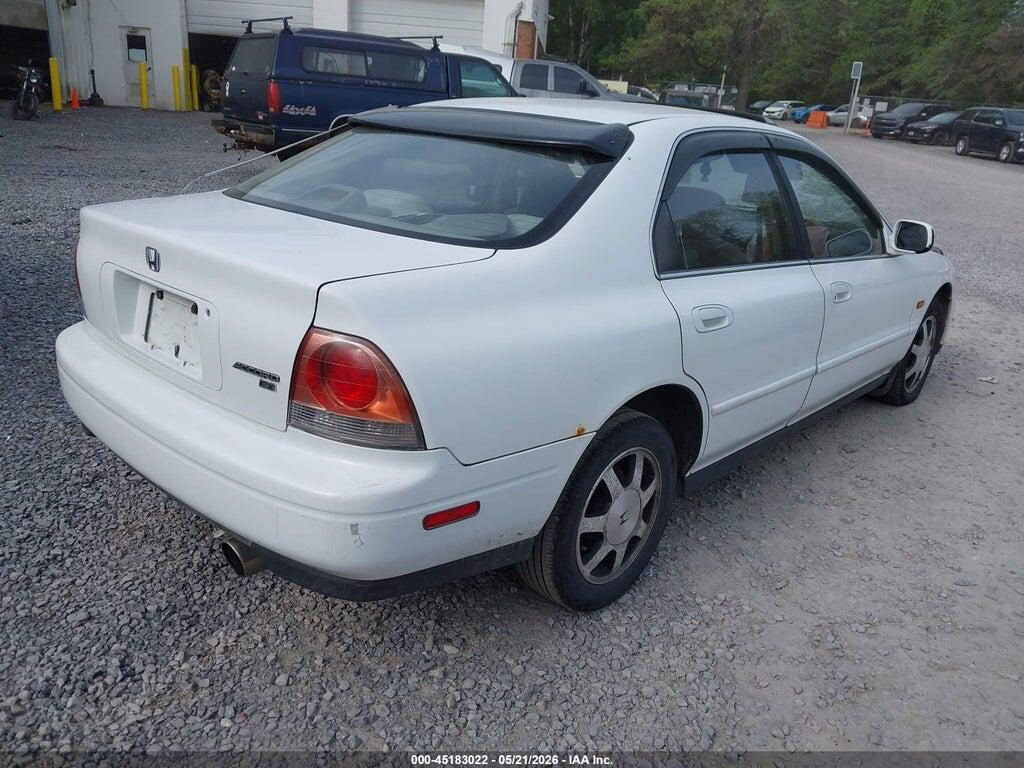 1HGCD5652SA162647 1995 HONDA ACCORD photo no. 4