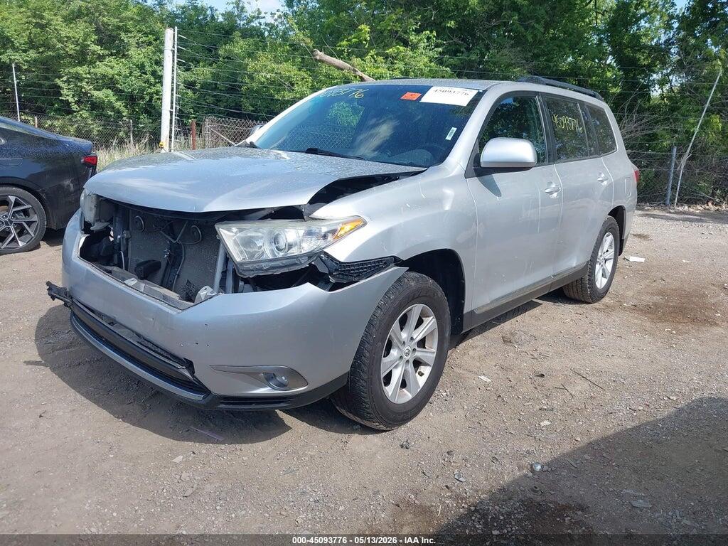 5TDBK3EH8DS198400 2013 TOYOTA HIGHLANDER photo no. 2