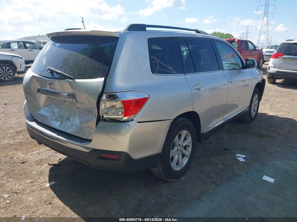 5TDBK3EH8DS198400 2013 TOYOTA HIGHLANDER photo no. 4