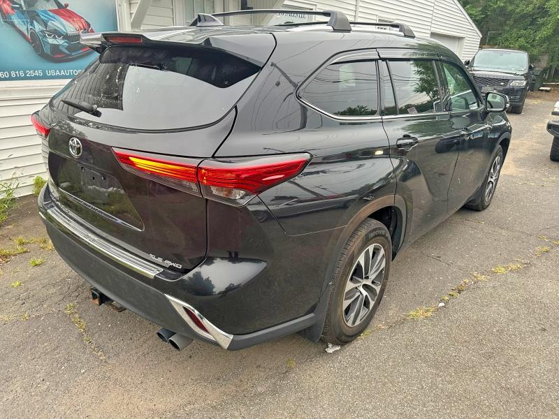 2022 TOYOTA HIGHLANDER XLE — Фото 3 из 14
