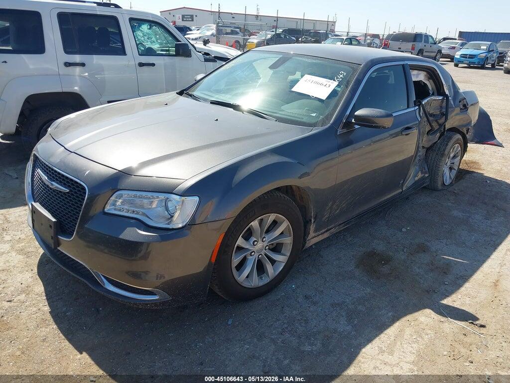2C3CCAAG0PH684080 2023 CHRYSLER 300 photo no. 2