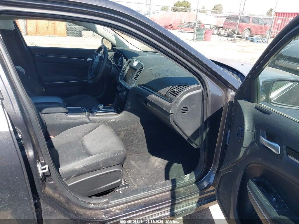 2C3CCAAG0PH684080 2023 CHRYSLER 300 photo no. 5