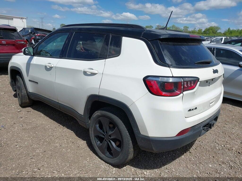 3C4NJDBB9JT394529 2018 JEEP COMPASS photo no. 3