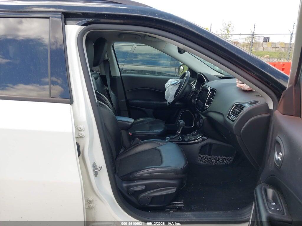 3C4NJDBB9JT394529 2018 JEEP COMPASS photo no. 5