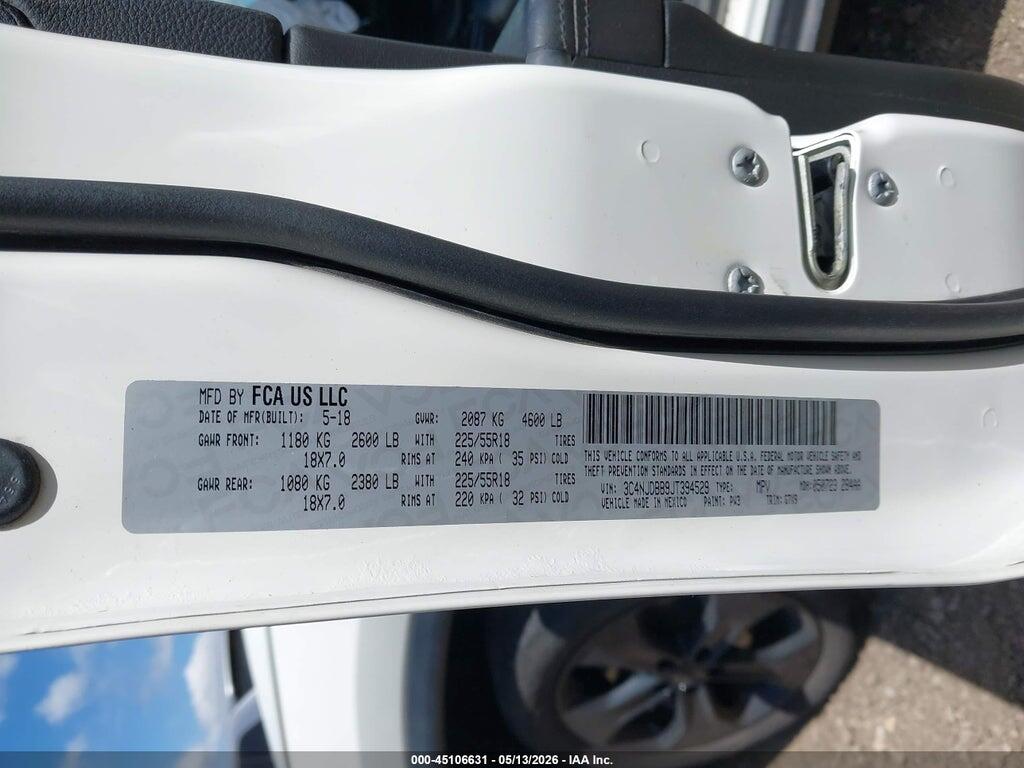 3C4NJDBB9JT394529 2018 JEEP COMPASS photo no. 9
