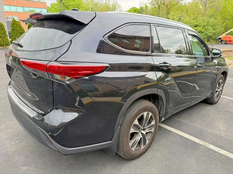 2022 TOYOTA HIGHLANDER XLE — Фото 3 из 12